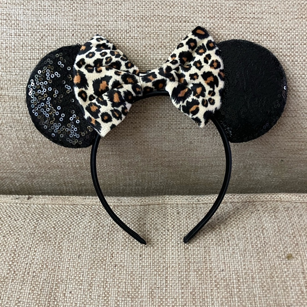 Disney animal print Minnie Mouse ears with bow